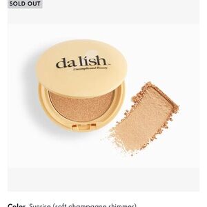 Radiant Glow Highlighter in Champagne